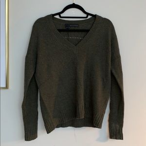 Green Cashmere Sweater Never Been Worn Size Medium